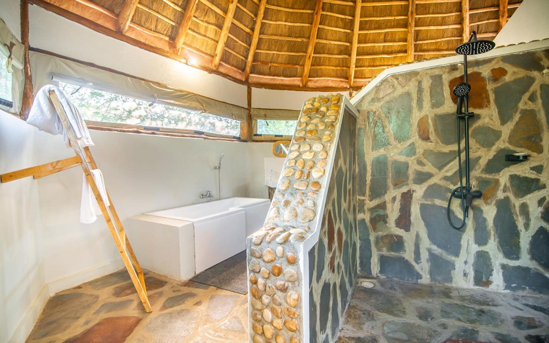Embogo Safari Lodges Katoke Bagian luar foto