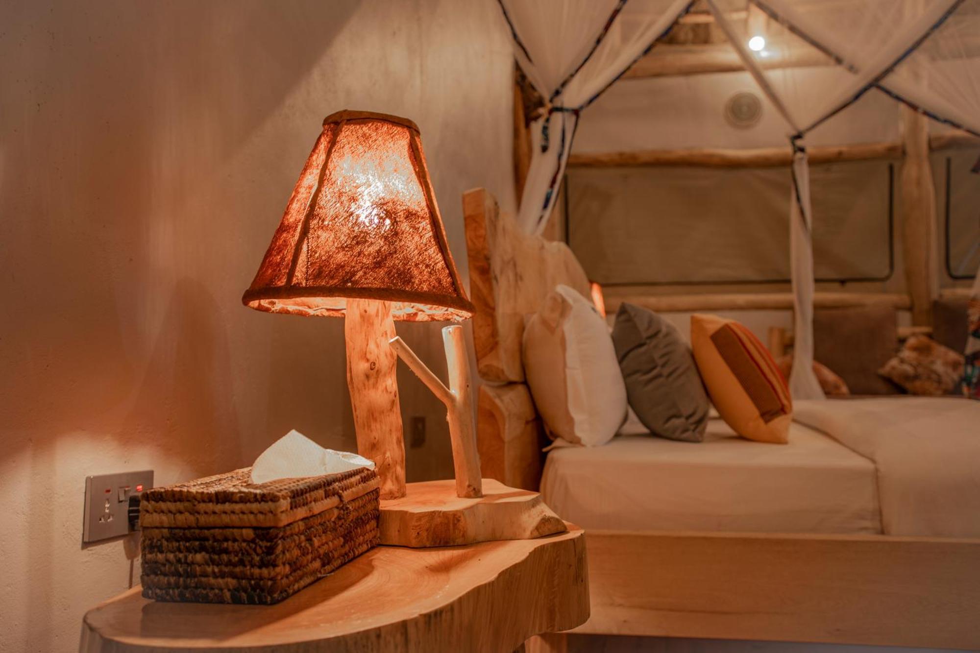 Embogo Safari Lodges Katoke Bagian luar foto