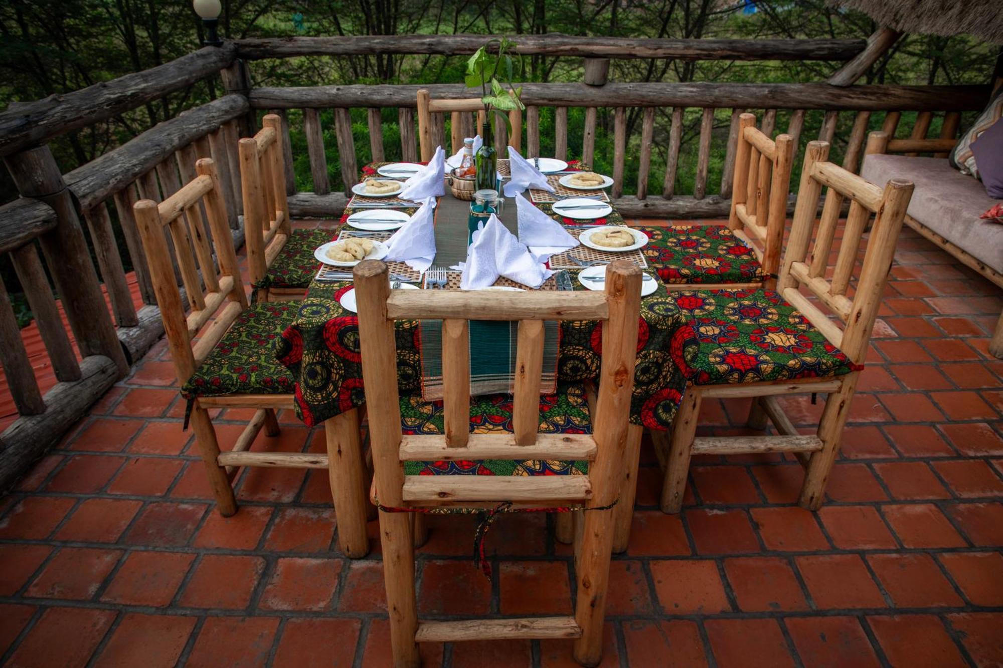 Embogo Safari Lodges Katoke Bagian luar foto