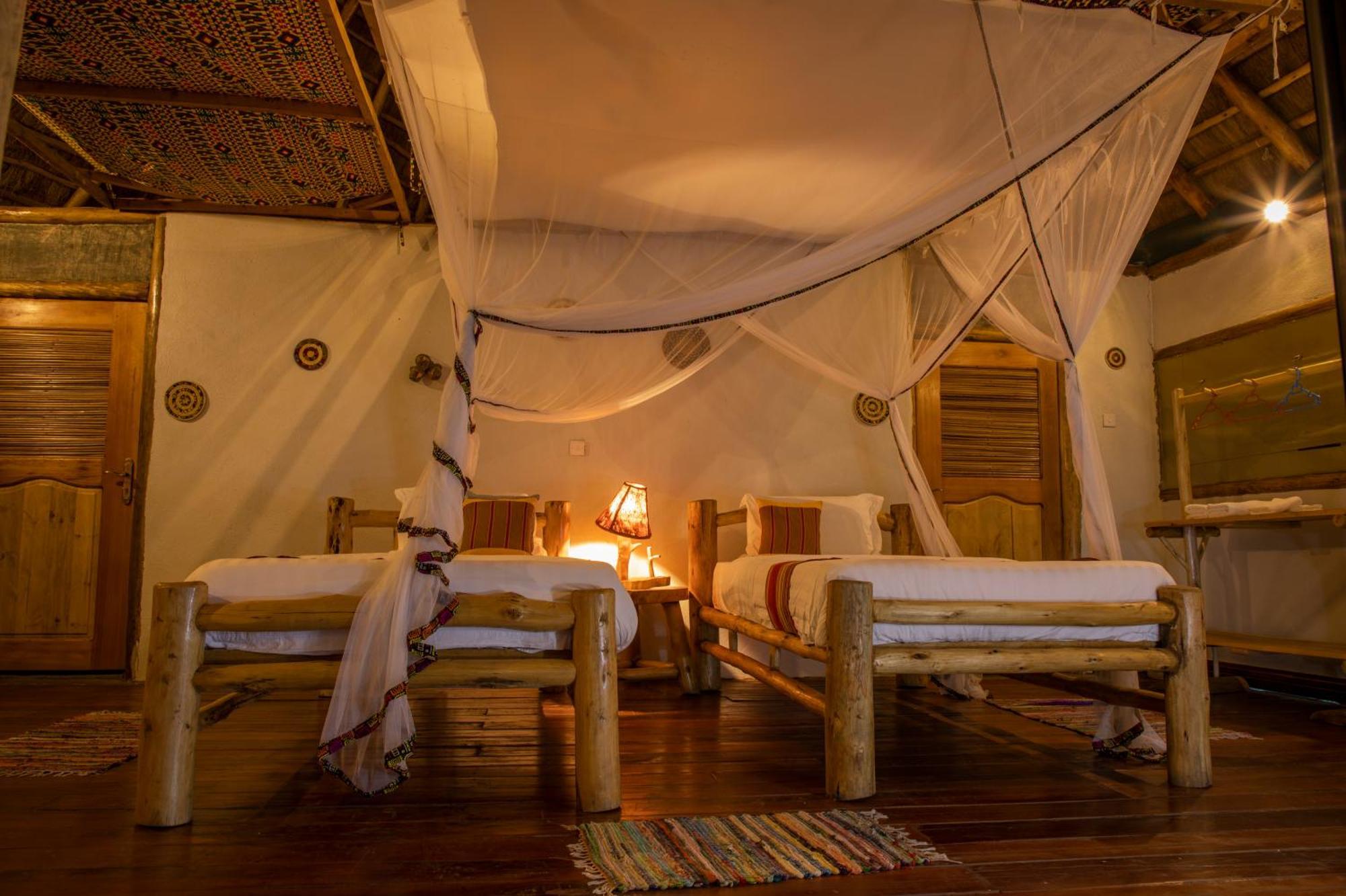 Embogo Safari Lodges Katoke Bagian luar foto